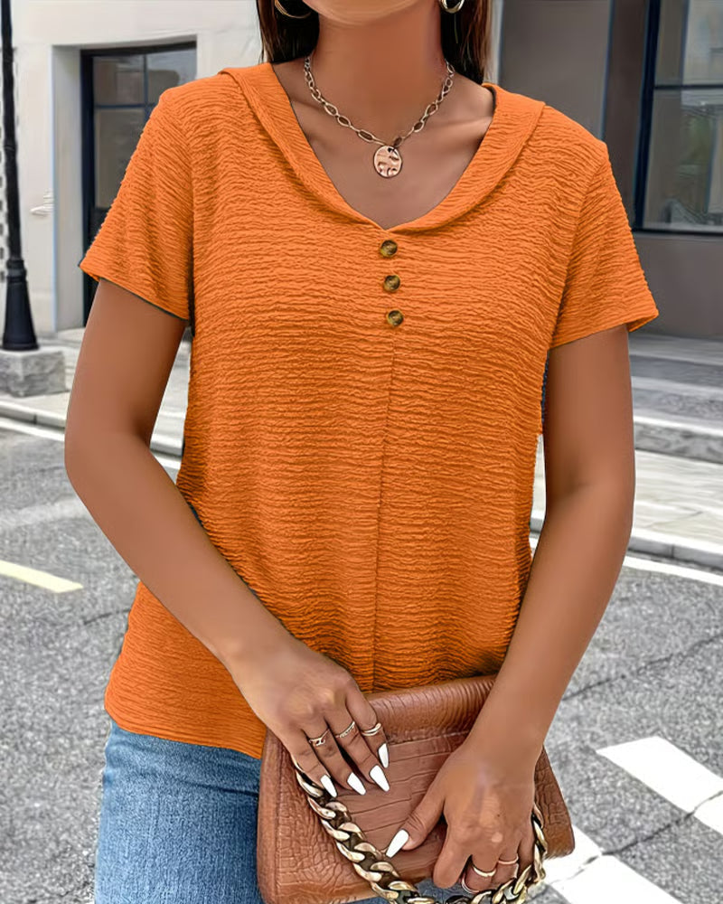 Quintessa - V-Ausschnitt-Bluse mit Knopfdetail