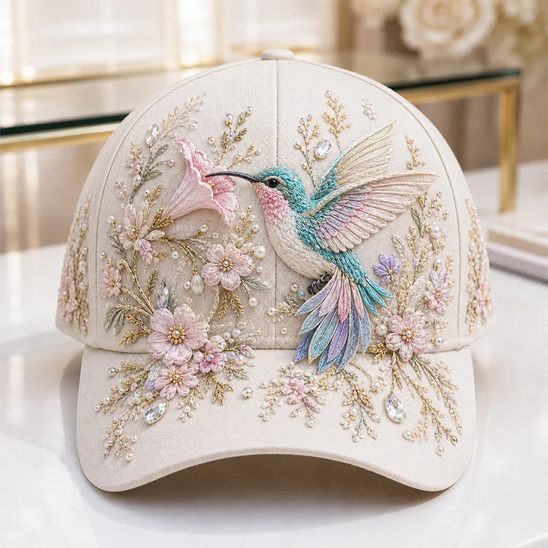 Arlena - Mütze mit Pferdemotiv und floralen Akzenten