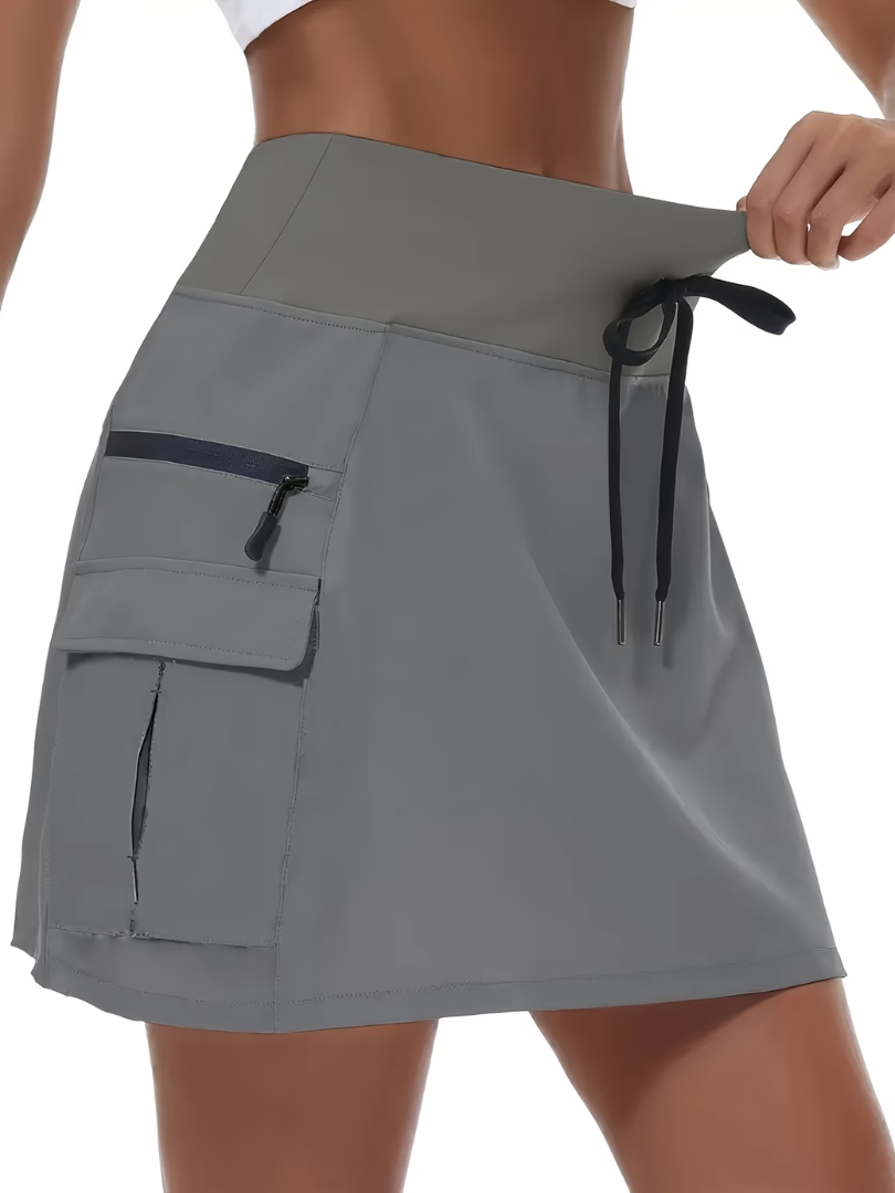 Amina - Hochtaillierter Performance-Skort
