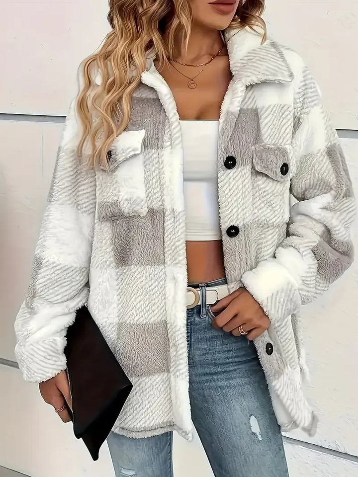 Emelisse - Kuschelige karierte Hemdjacke mit Knopfleiste