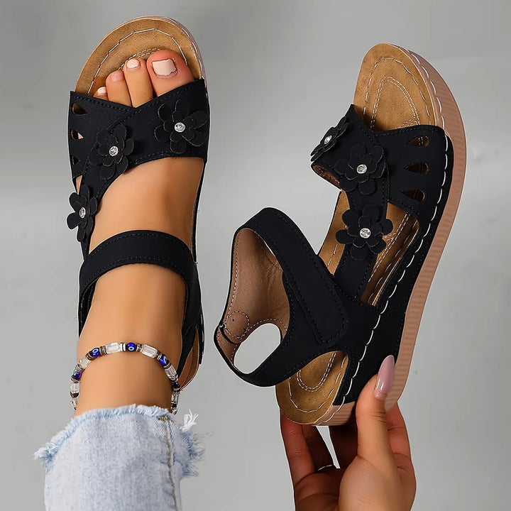 Fiorelia - Komfortable, florale Keilsandalen