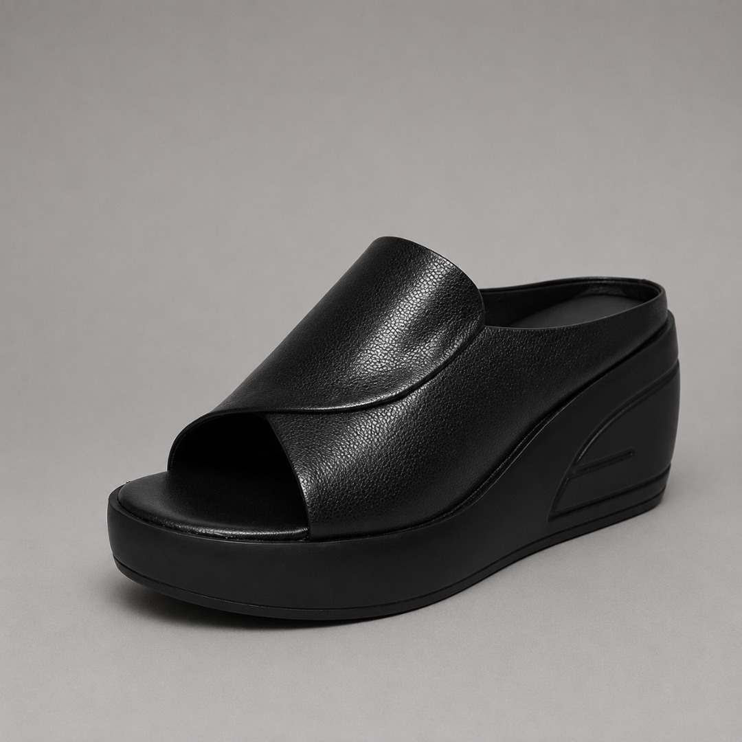Alcinia - Stützende Schlupf-Keilsandalen