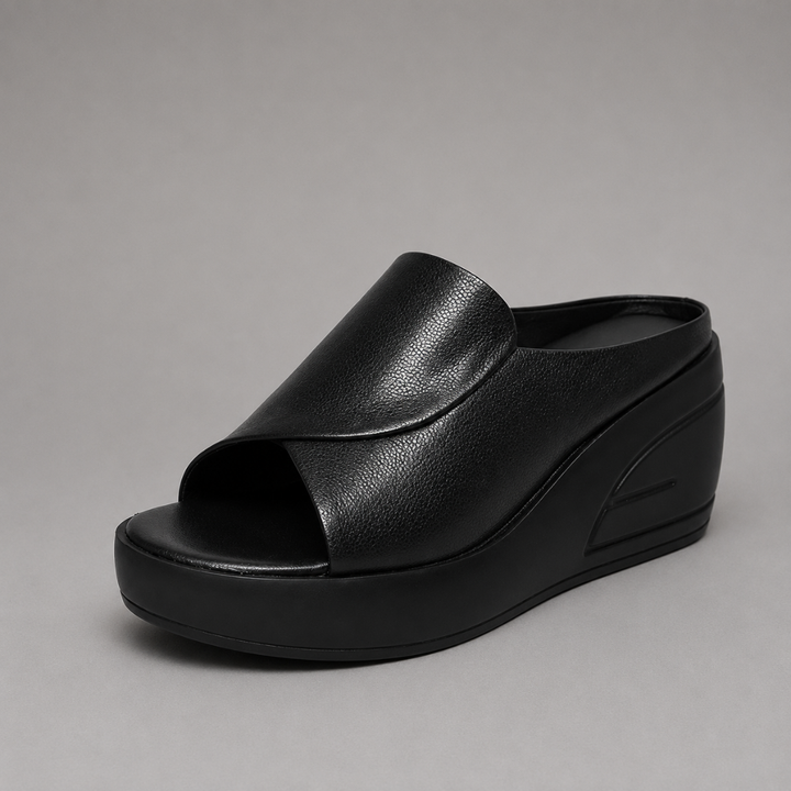 Alcinia - Stützende Schlupf-Keilsandalen