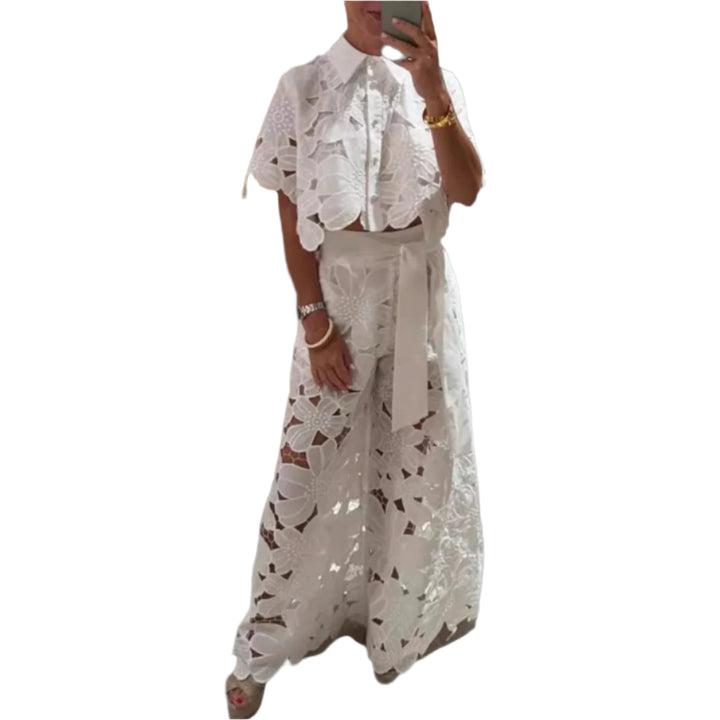 Celessia - Set aus floraler Spitzenbluse und weit geschnittener Hose