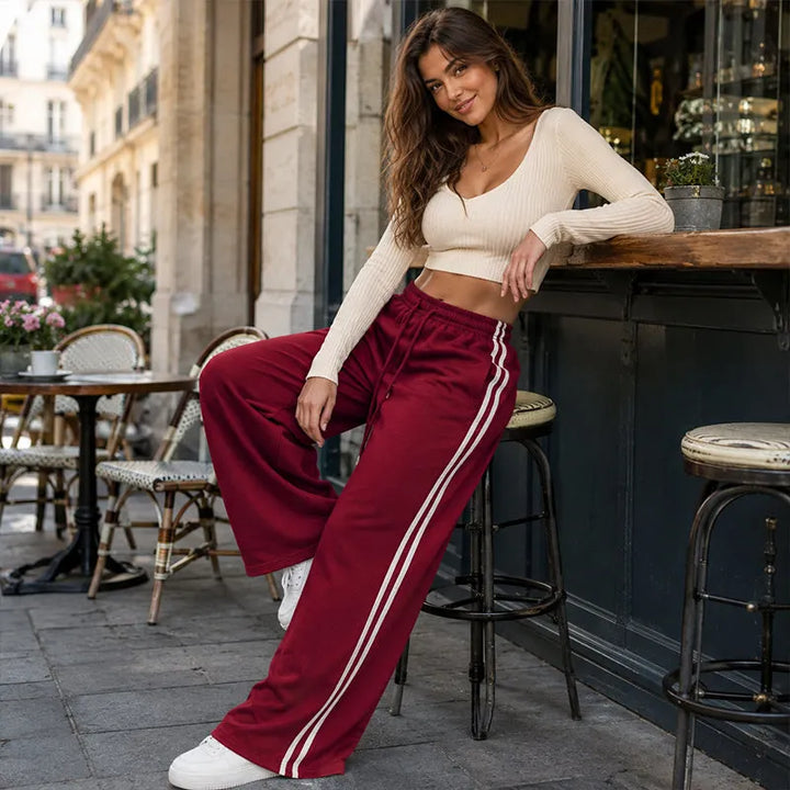Adorielle - Sportliche gestreifte Hose mit weitem Bein