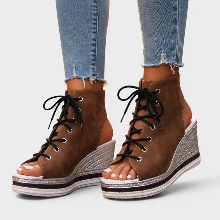 Elaina - Schnürsandalette mit hohem Keilabsatz