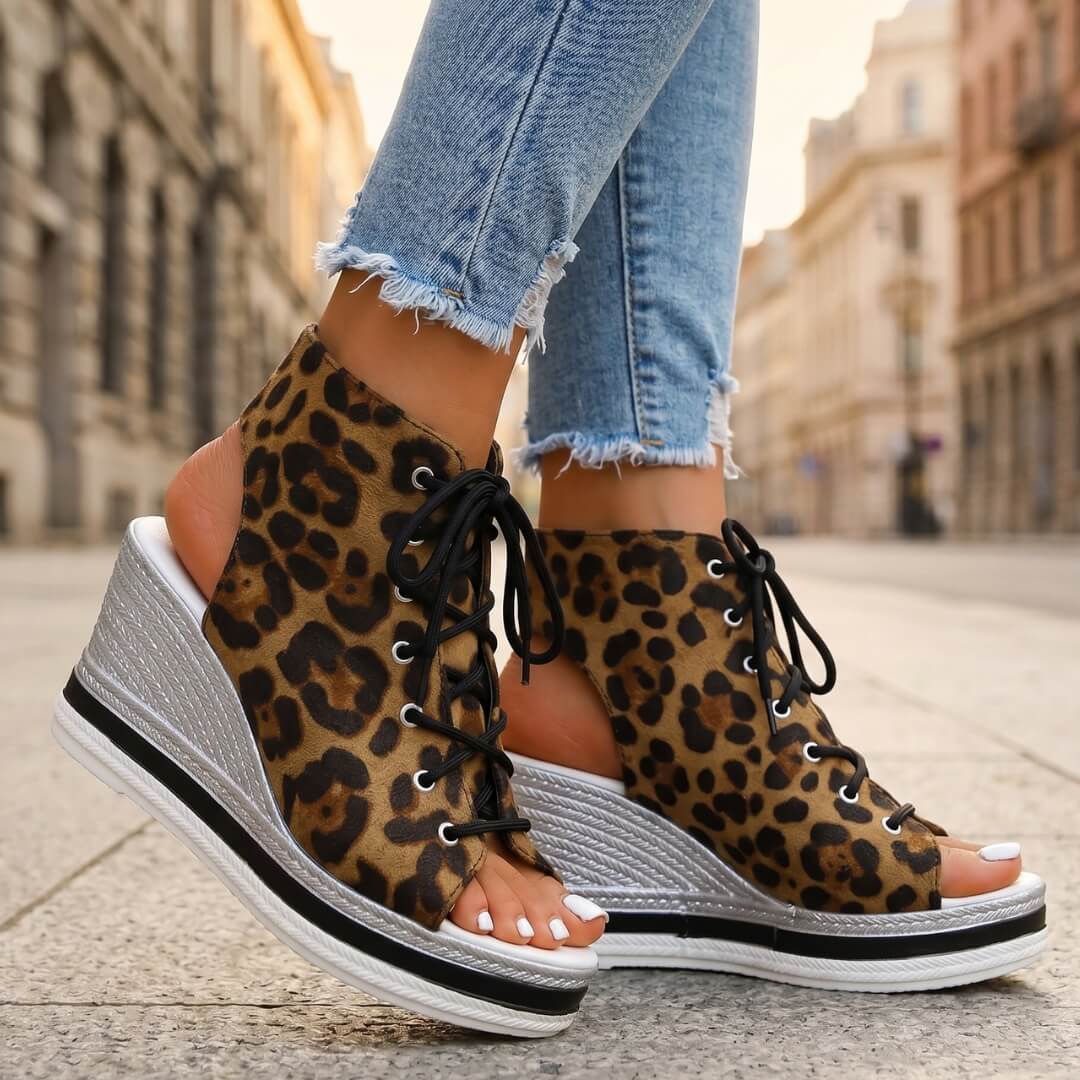 Layla - Hohe Keilsandalen mit Schnürung