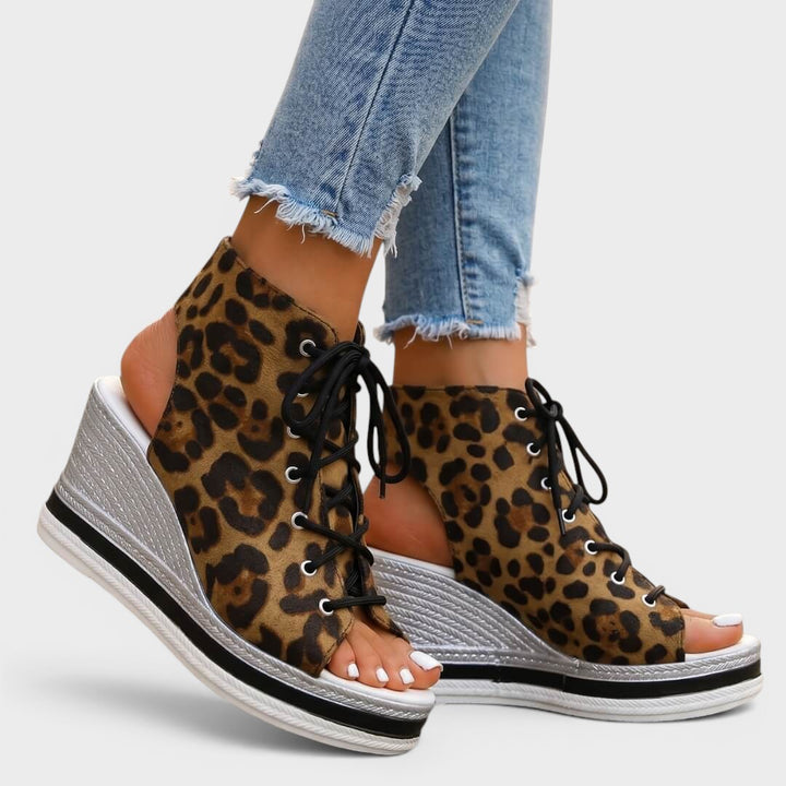 Elaina - Schnürsandalette mit hohem Keilabsatz
