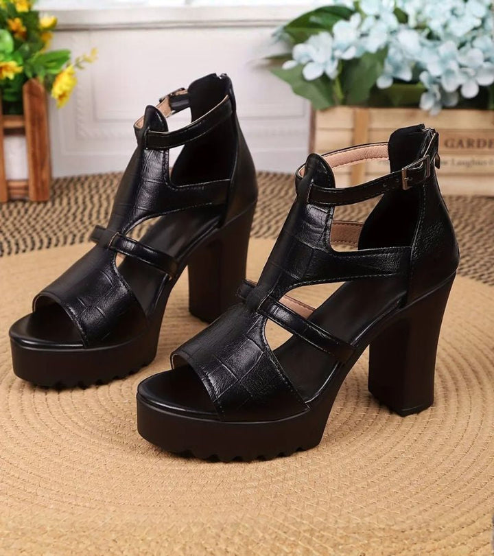 Elestine - Skulpturale Gladiatorensandalen mit Plateau
