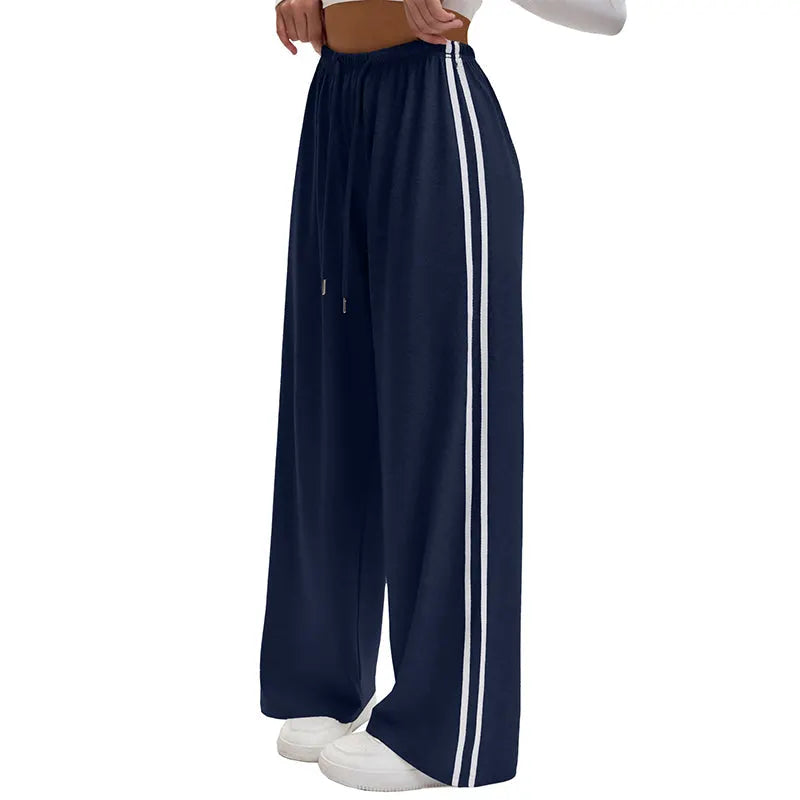 Adorielle - Sportliche gestreifte Hose mit weitem Bein