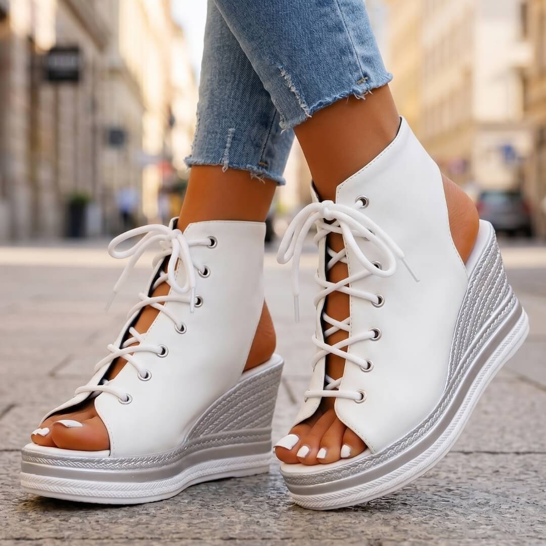 Layla - Hohe Keilsandalen mit Schnürung