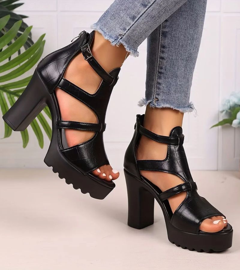 Elestine - Skulpturale Gladiatorensandalen mit Plateau