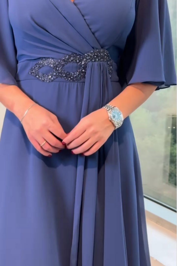 Celinette - Chiffon-Maxikleid mit kristallbesetztem Taillenbund