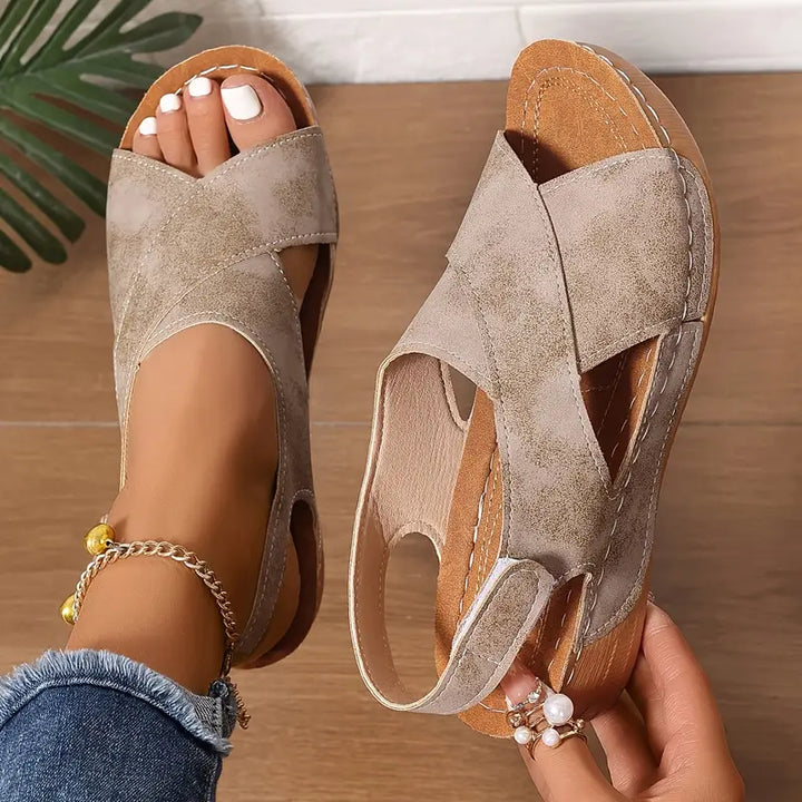 Lacey - Komfort-Sandalen mit Kreuzriemen