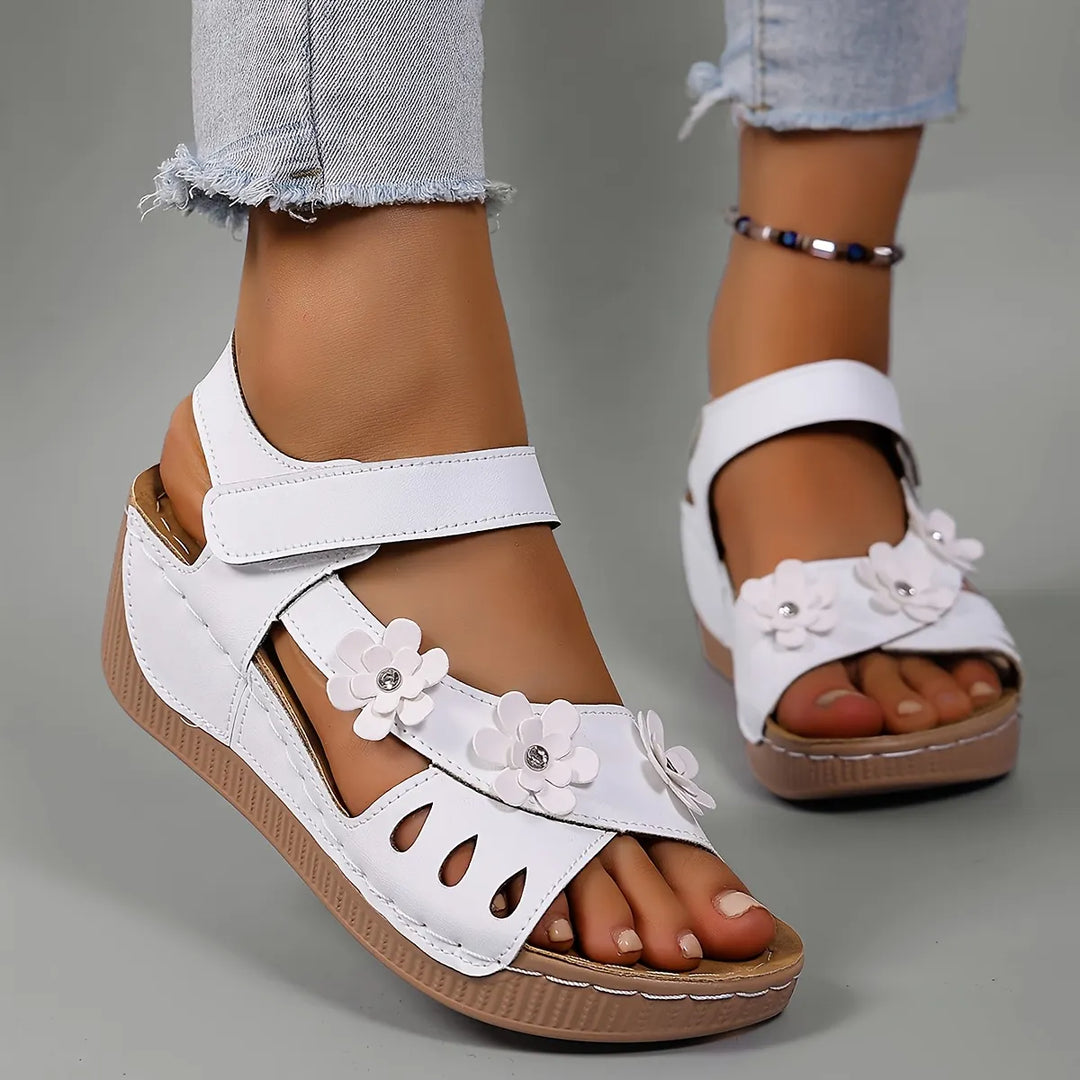 Fiorelia - Komfortable, florale Keilsandalen