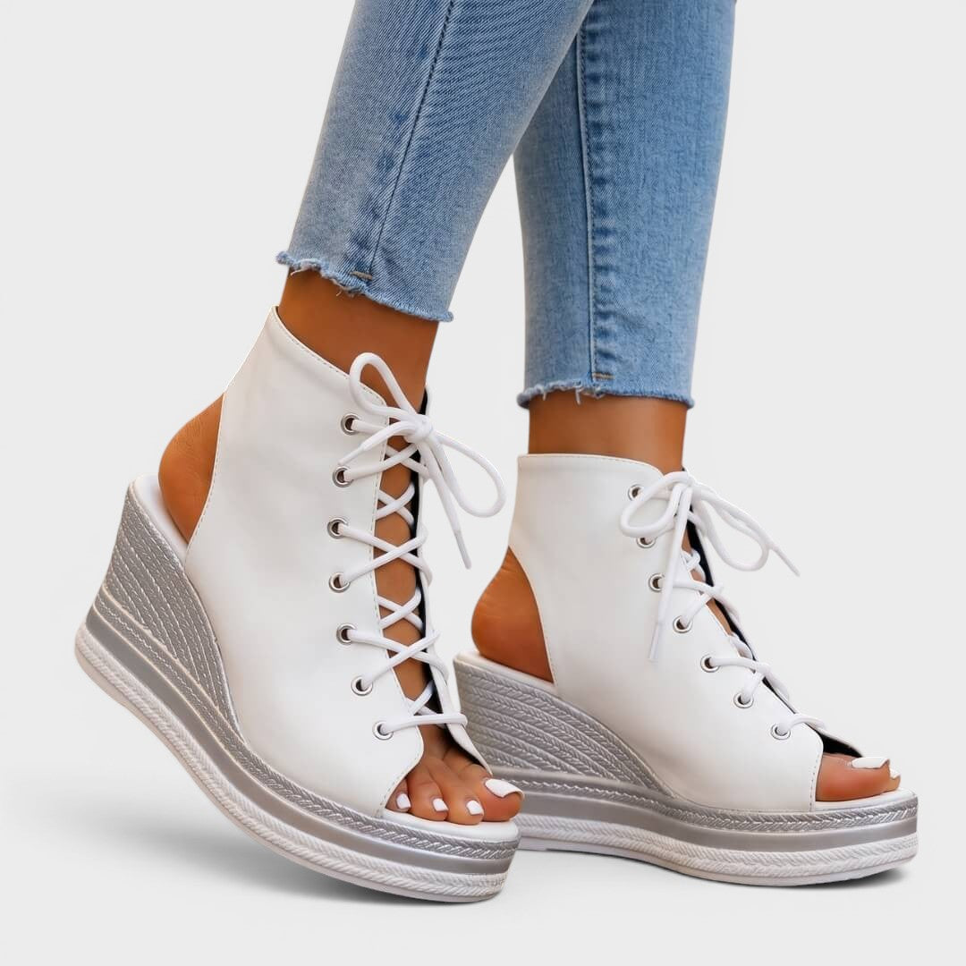 Elaina - Schnürsandalette mit hohem Keilabsatz