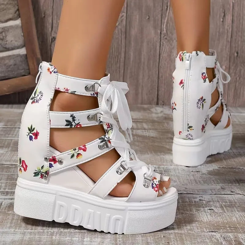 Gaelina - Florale Plateausandalen zum Schnüren
