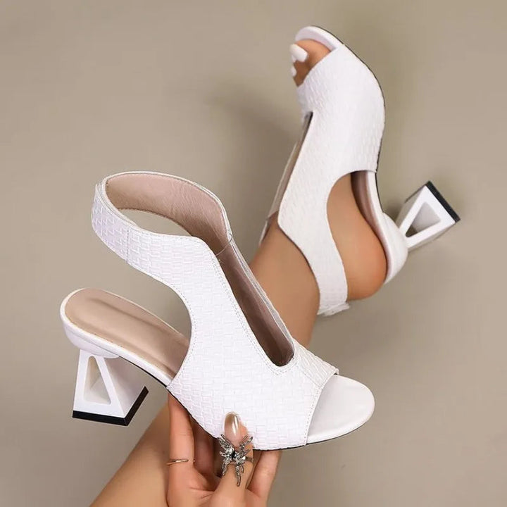 Lira - Strukturierte Slingback-Sandale mit Blockabsatz