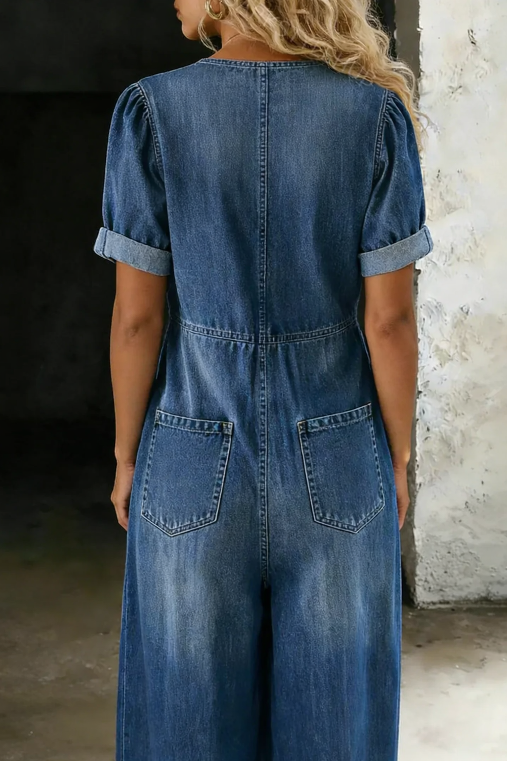 Faelina - Denim-Jumpsuit mit Bindegürtel und weitem Bein