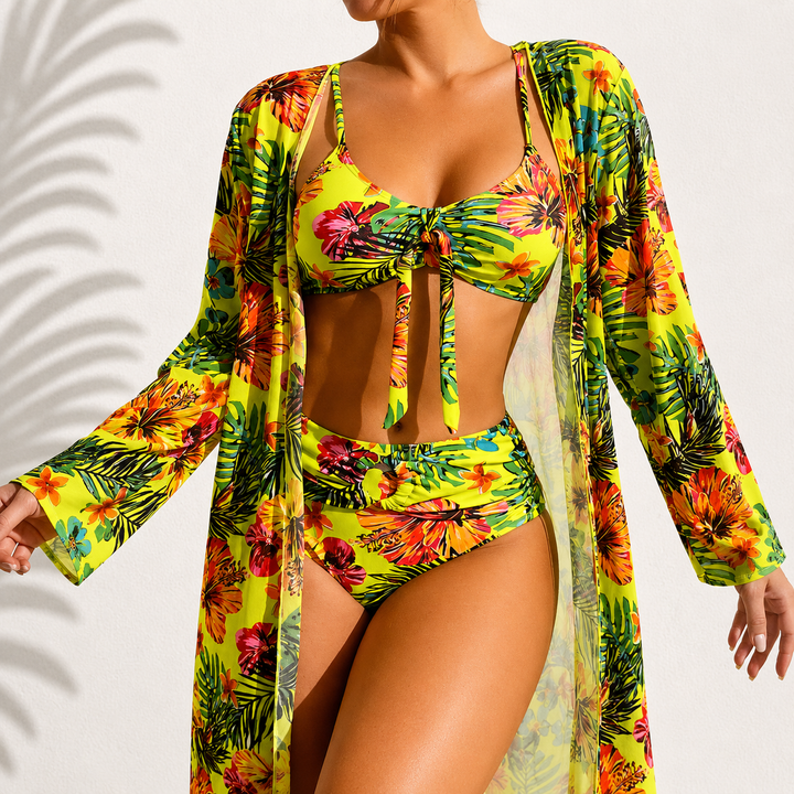 Brialise - Set mit hochgeschnittenem, figurformendem Bikini und Kimono