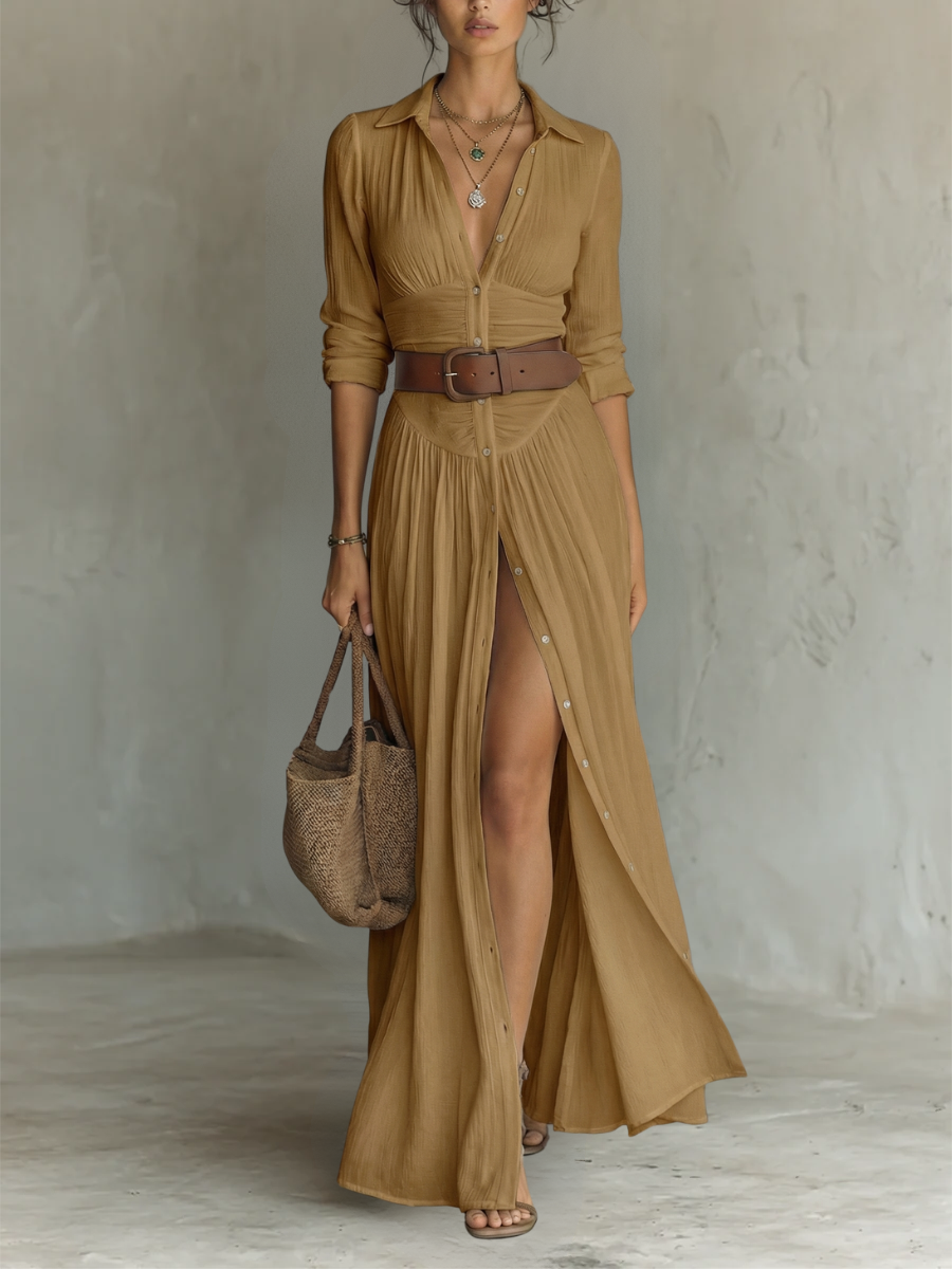 Yarae - Plissiertes Maxikleid mit Knopfleiste in lockerer Passform