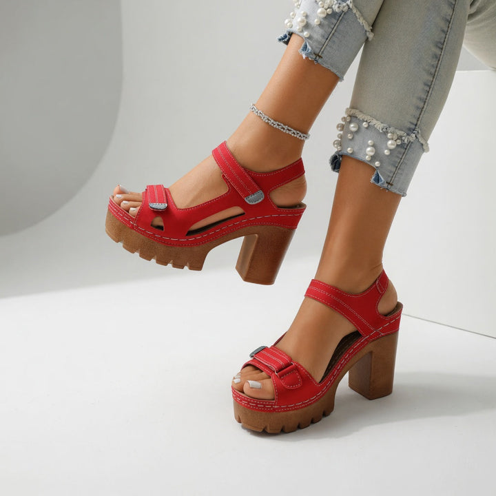 Roselyn - Skulpturale Plateau-Sandalette mit Blockabsatz