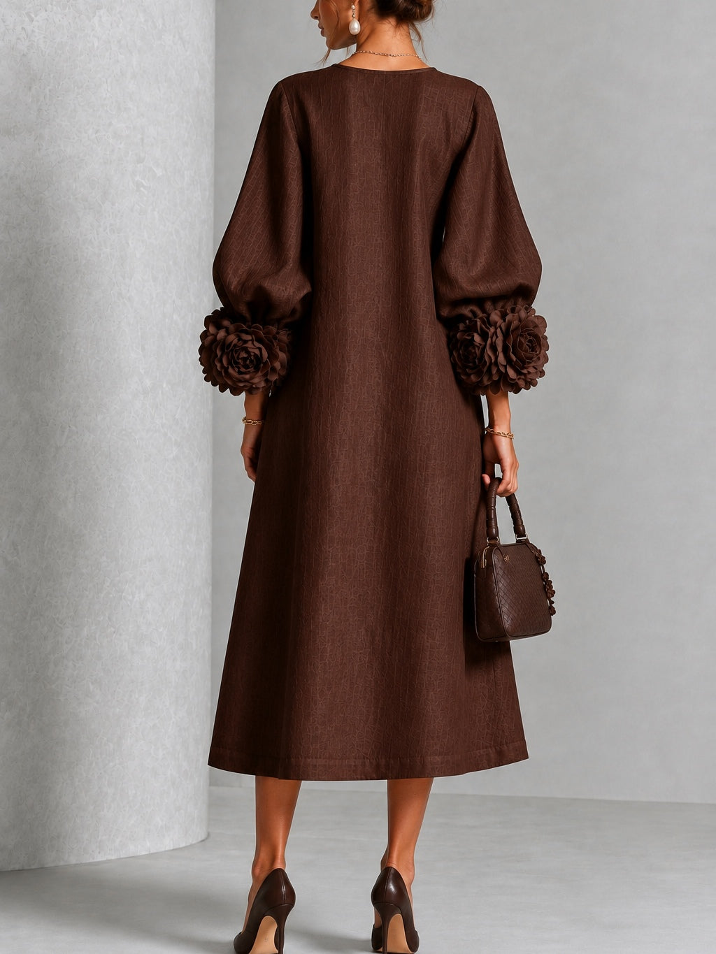 Estelora - Skulptural geschnittenes florales Midikleid