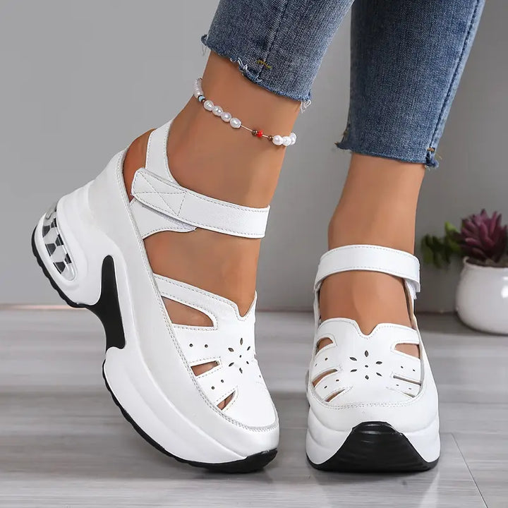 Taniae - gepolsterte orthopädische Keilsandalen