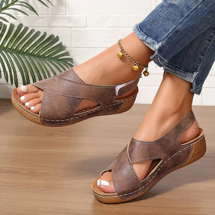 Lacey - Komfort-Sandalen mit Kreuzriemen