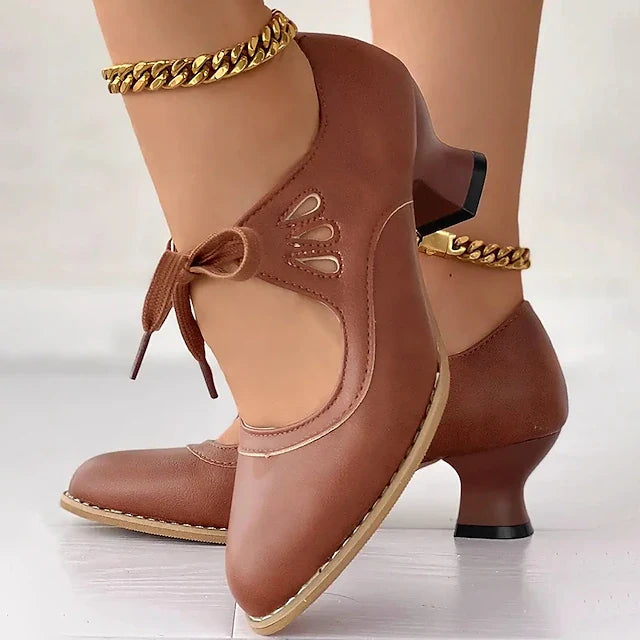Veralyn - Vintage Schnürpumps mit Kitten-Heel