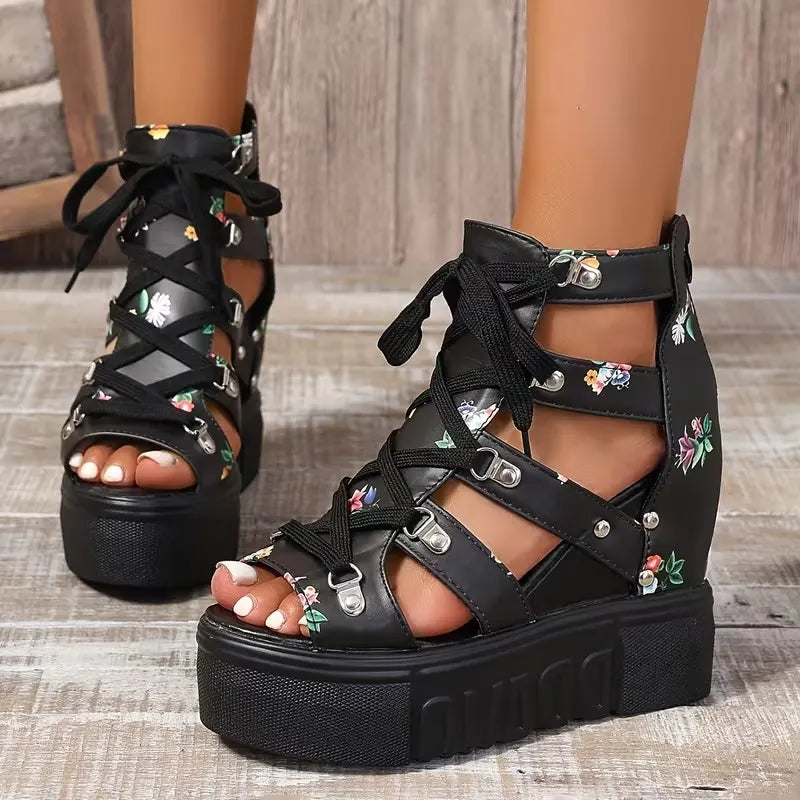 Gaelina - Florale Plateausandalen zum Schnüren