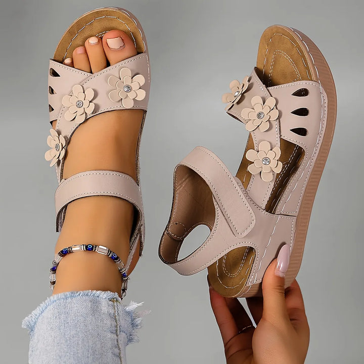 Fiorelia - Komfortable, florale Keilsandalen