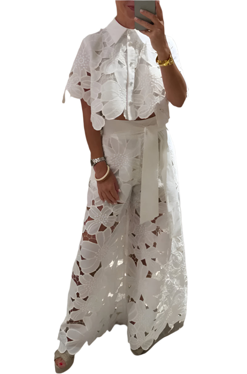 Celessia - Set aus floraler Spitzenbluse und weit geschnittener Hose