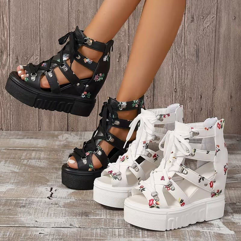 Gaelina - Florale Plateausandalen zum Schnüren