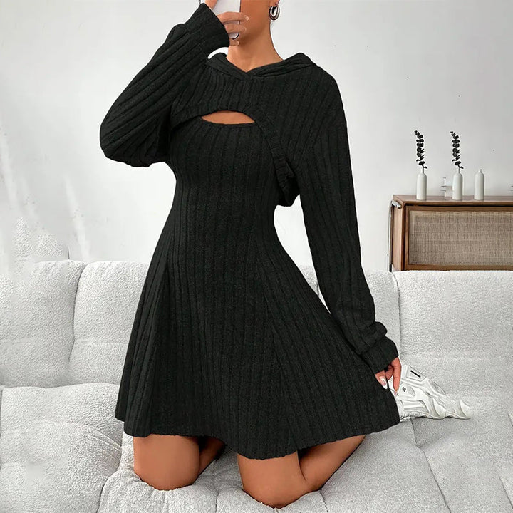 Mirellia - Strick-Minikleid mit Kapuze und Cut-out