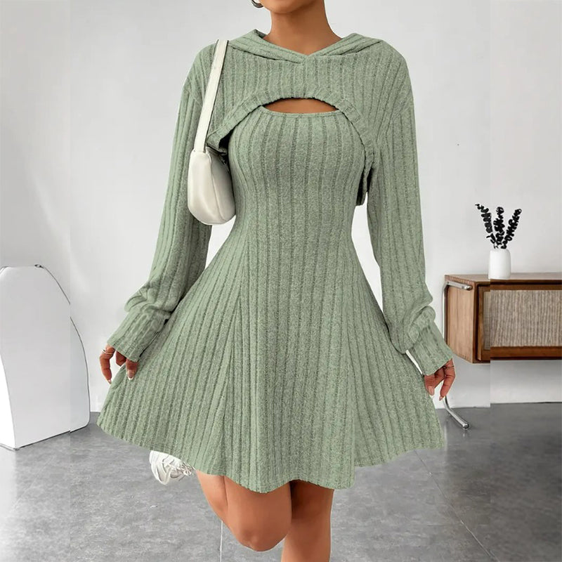 Mirellia - Strick-Minikleid mit Kapuze und Cut-out