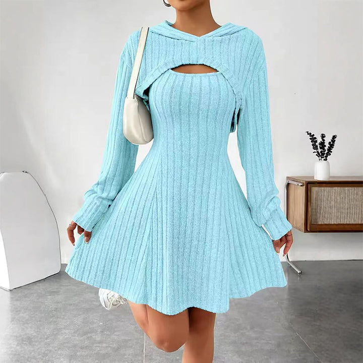 Mirellia - Strick-Minikleid mit Kapuze und Cut-out