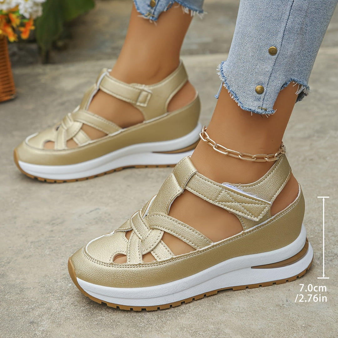 Novessia - Plateau-Keilsandalen mit Cut-outs