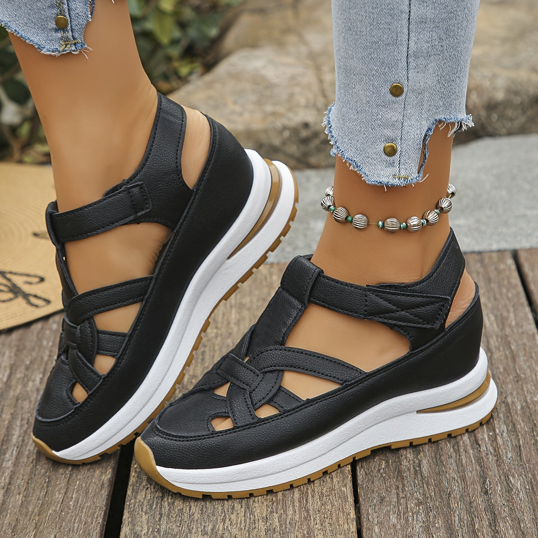 Novessia - Plateau-Keilsandalen mit Cut-outs