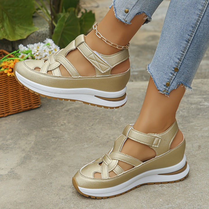 Novessia - Plateau-Keilsandalen mit Cut-outs